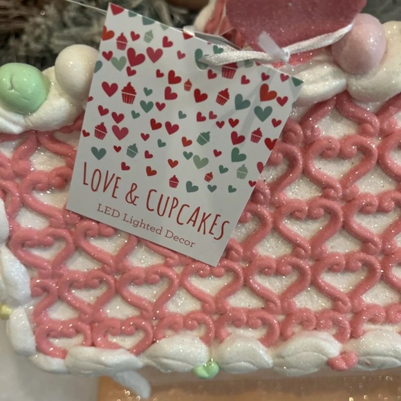 Love & Cupcakes Light Up Valentine's Gingerbread Style House Pink Pastel Decor - Picture 10 of 10